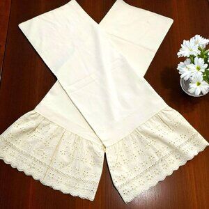 2 Vintage Fieldcrest Pillowcases Eyelet Lace Trim Ruffle Cream Percale Standard